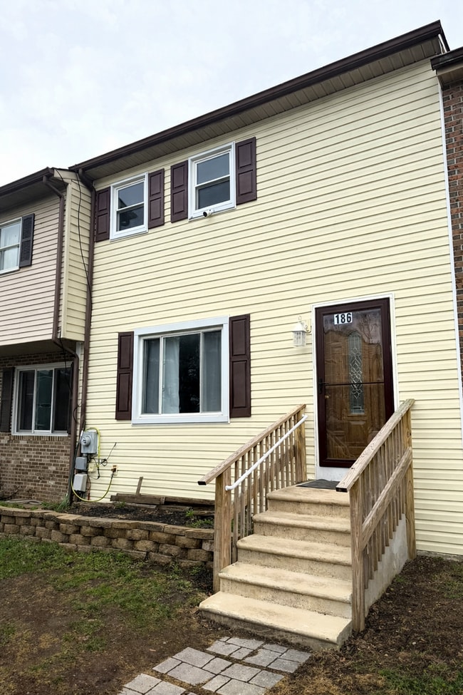 Building Photo - 186 White Dogwood Dr
