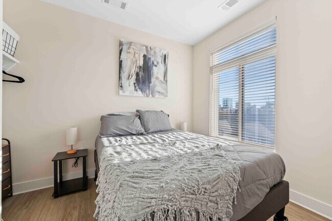 Foto del edificio - 1700 Pearl St