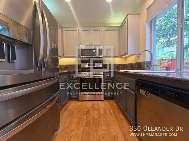 Building Photo - 330 Oleander Dr