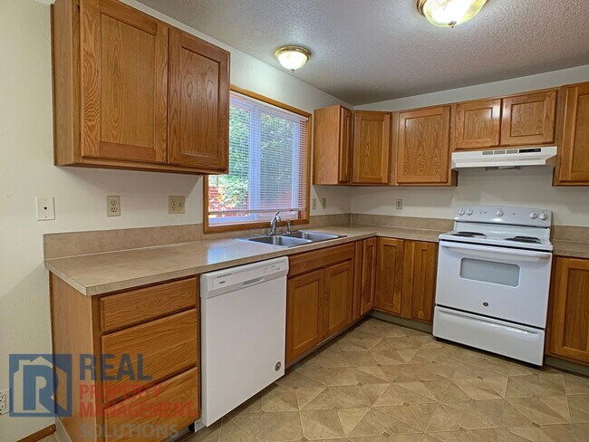 Building Photo - 20733 SW Celebrity Ln