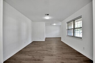 Building Photo - 10513 Moorberry Ln