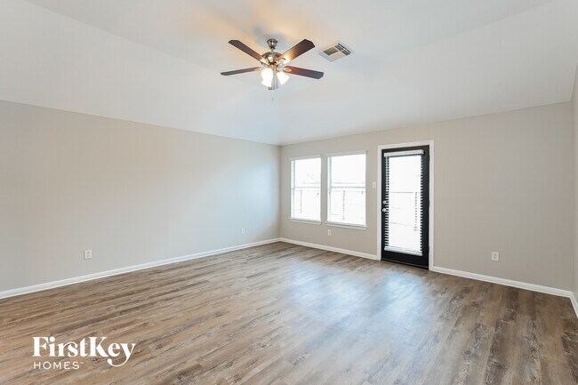 Building Photo - 18126 Hillock Glen Ln
