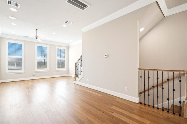 Building Photo - 9658 Knight Rd