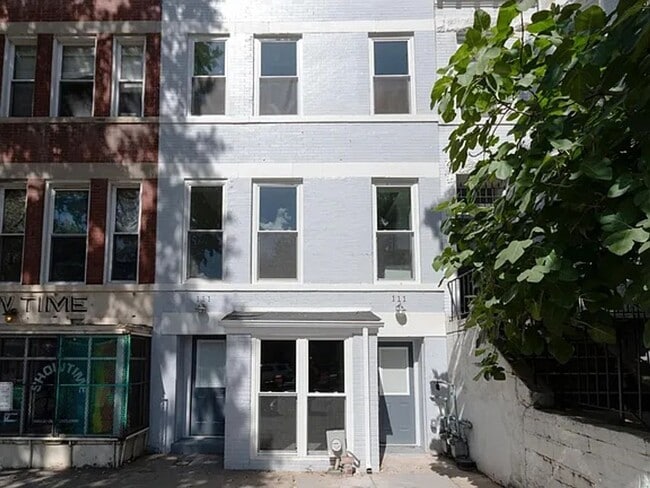 Foto del edificio - 111 Rhode Island Ave NW