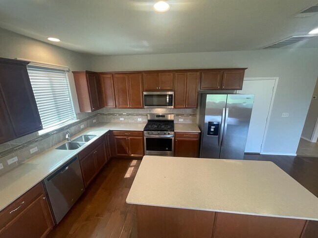 Building Photo - 163 Russet Trl