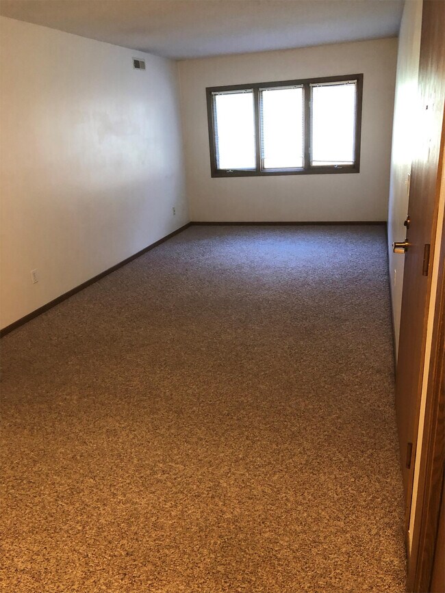 Building Photo - 1925 Pulpit Rock Ln