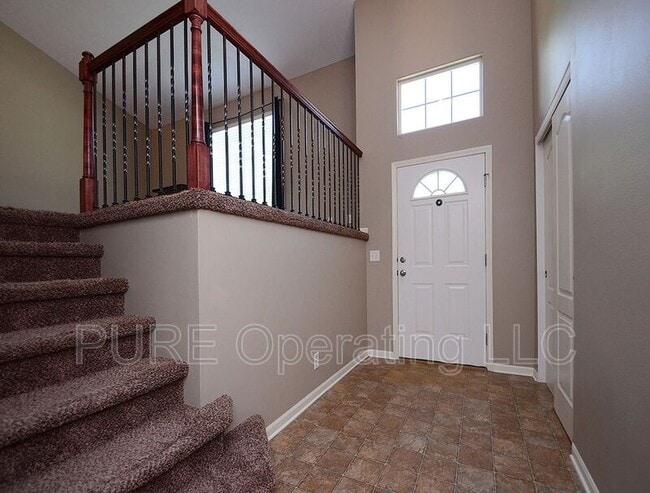 Building Photo - 16425 Fowler Ave