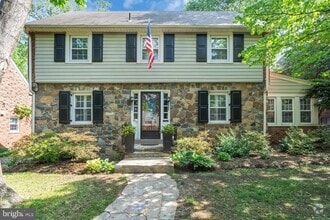 Building Photo - 807 Hillwood Ave