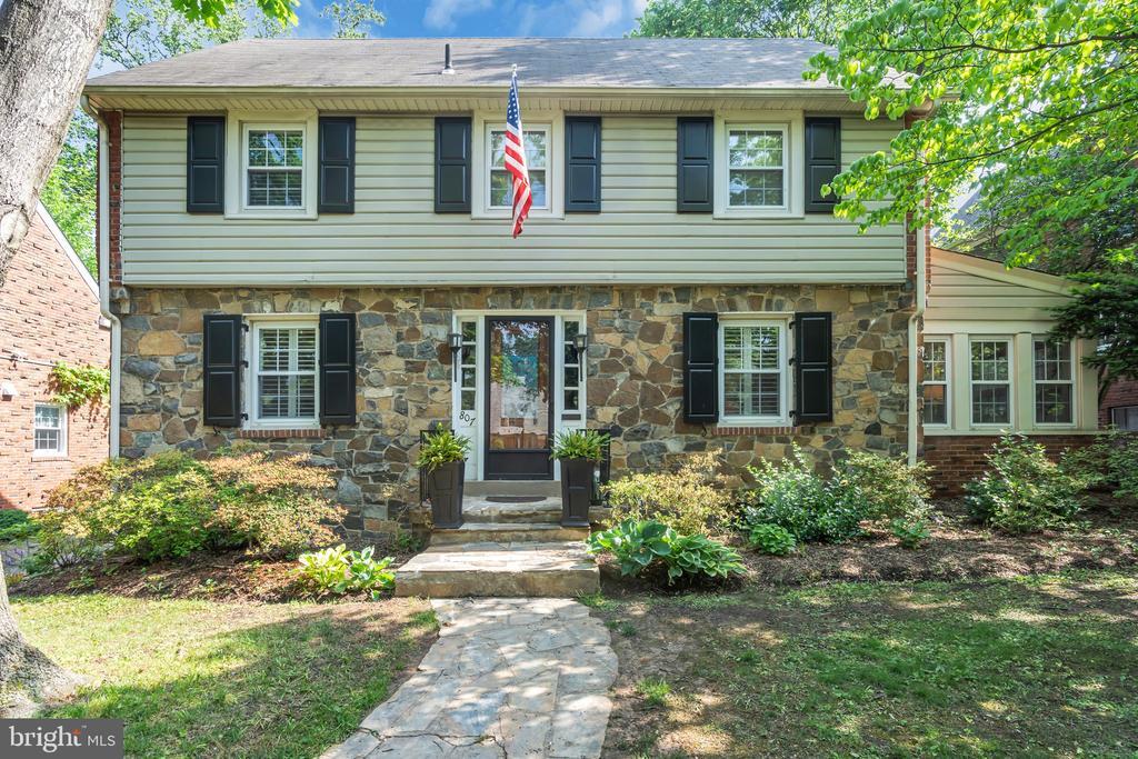 Foto principal - 807 Hillwood Ave