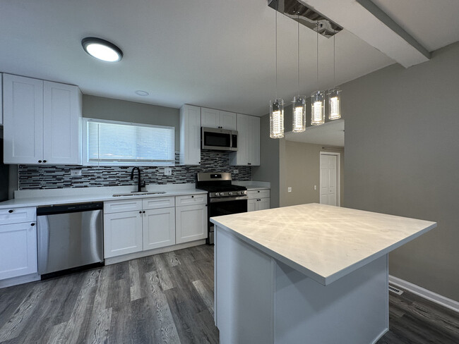 Foto del edificio - 7059 Roberts Rd
