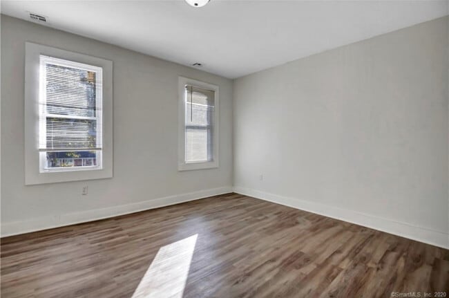 Building Photo - 708 Orchard St