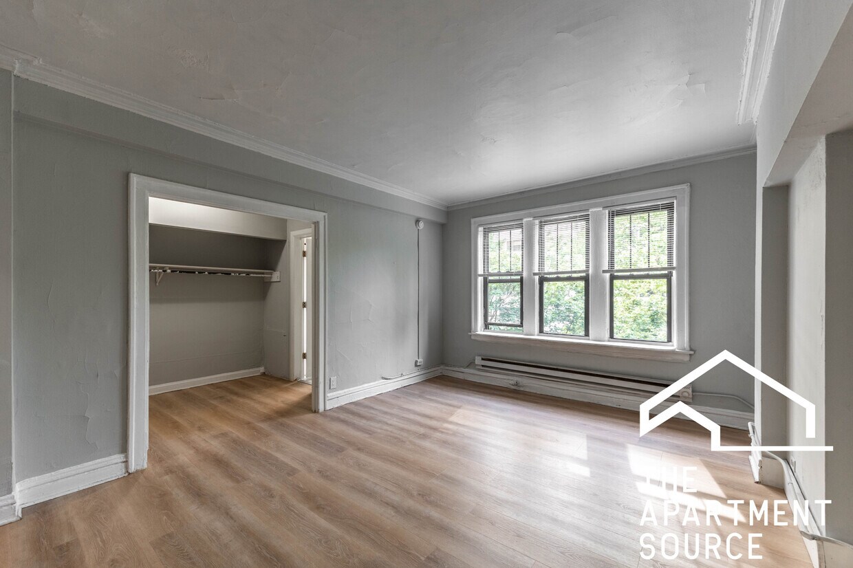 Foto principal - 1427 N Dearborn St