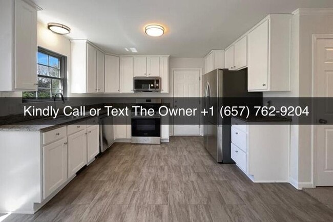 Building Photo - SINGLE FAMILY RESIDENCE