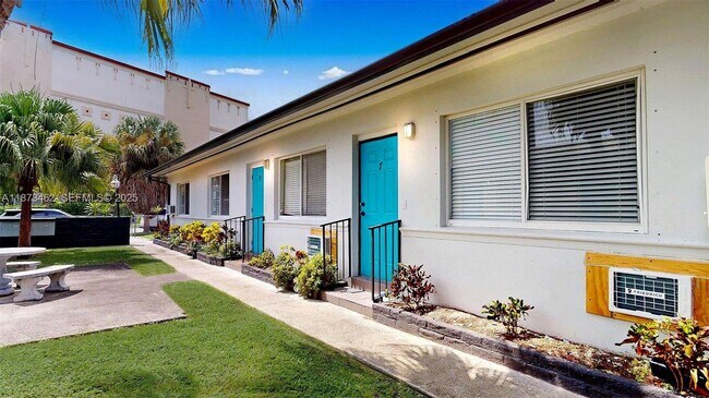 Foto del edificio - 2499 SW 27th St