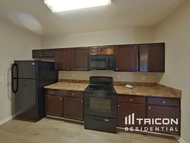Foto del edificio - 6466 Splitpine Ct