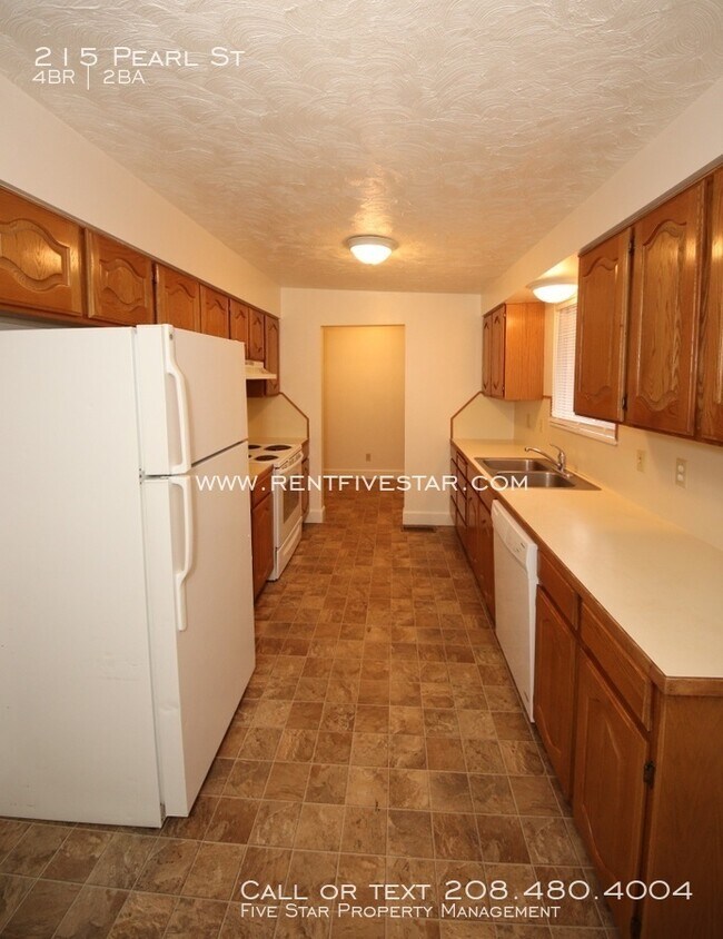 Building Photo - Beautiful Ranch-Style Home Available! This...