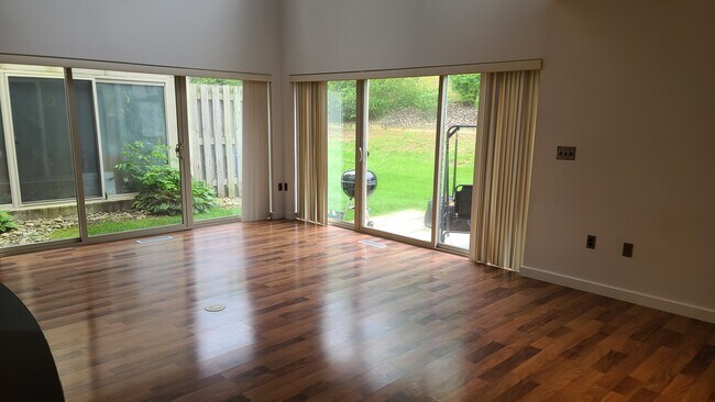 Foto del edificio - 122 Blue Ridge Cir