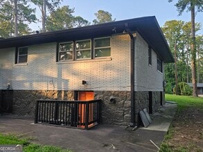Building Photo - 1931 Shepherd Cir SW