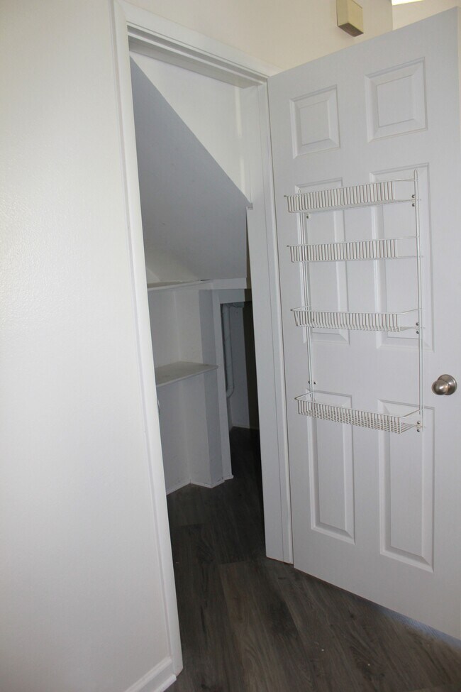 large kitchen pantry - 164 Merrill Pl