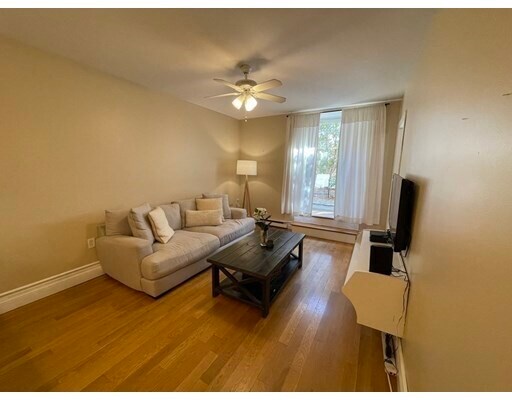 Foto principal - 240 Heath St