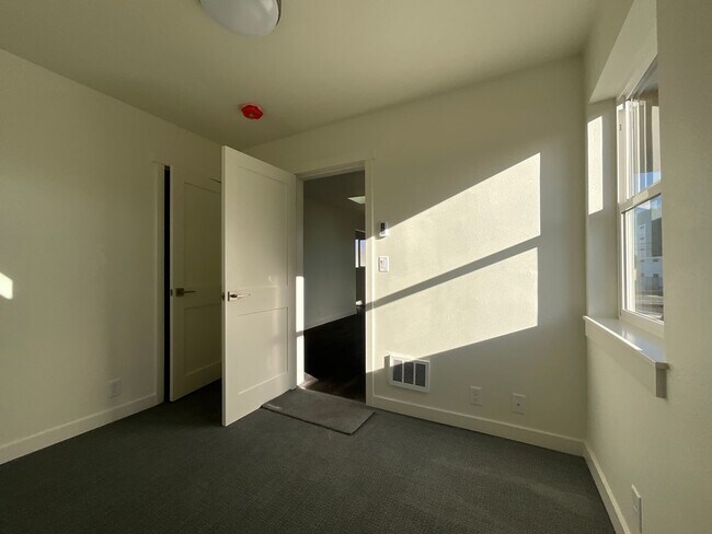Foto del edificio - Aurora/Greenlake 2 bed 1 bath