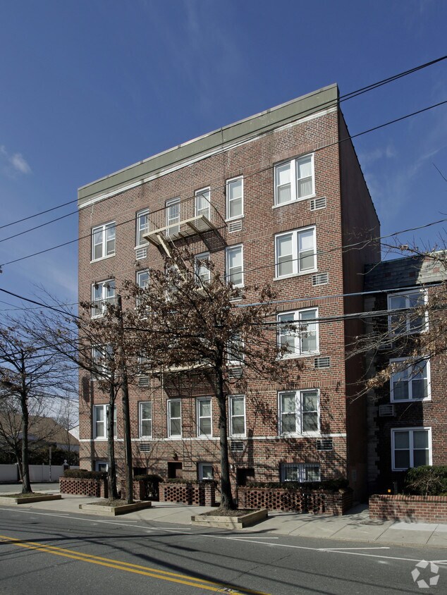 Foto del edificio - 302 Longacre Ave