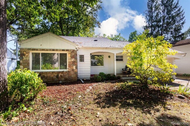 Foto del edificio - 4120 Lotus Dr