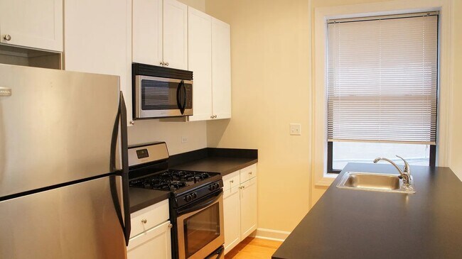 Foto del edificio - 4715 N Sheridan Rd