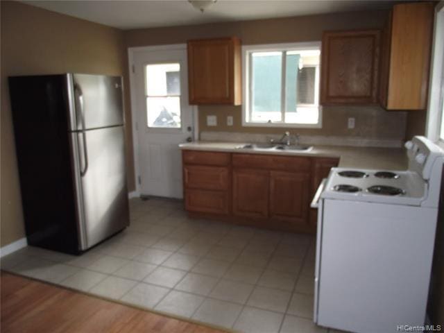 Building Photo - 84-828-828 Lahaina St
