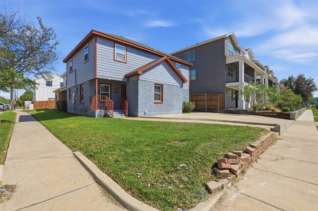 Foto del edificio - 3201 McCart Ave