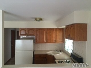 Building Photo - 231 Hollywood Ave