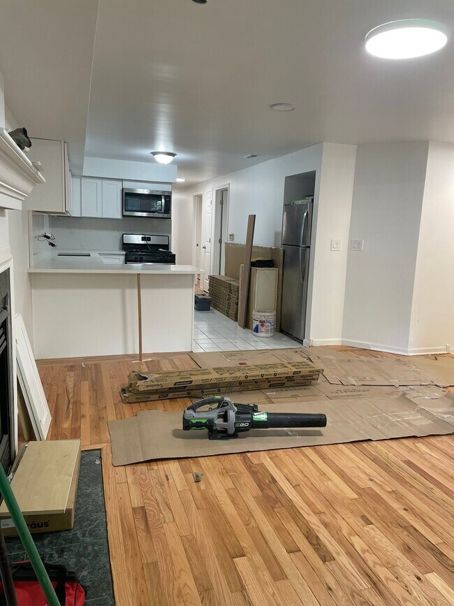 Foto del edificio - 1534 N Claremont Ave