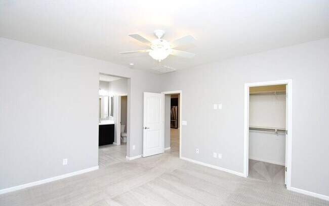 Foto del edificio - Stunning 3-bedroom, 3-bathroom home located in the heart of Peoria, AZ.