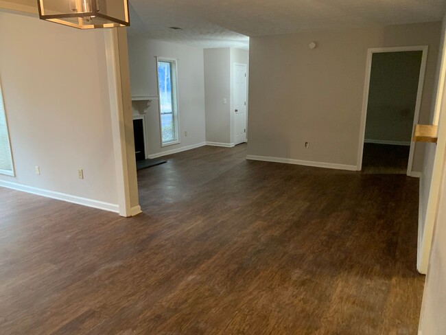 Building Photo - Beautiful 2 bedroom/ 2 bath Condo on Walk ...