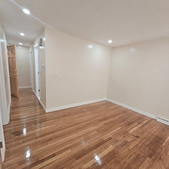 Foto del edificio - 131 Itasca St