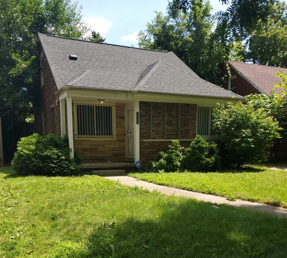 7466 Woodmont Ave, Detroit, MI 48228 House Rental in Detroit, MI