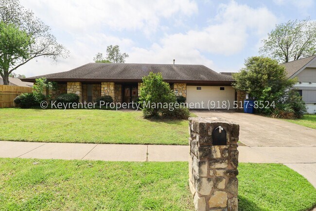 Foto del edificio - 3 Bed | 2 Bath in Central Tulsa!