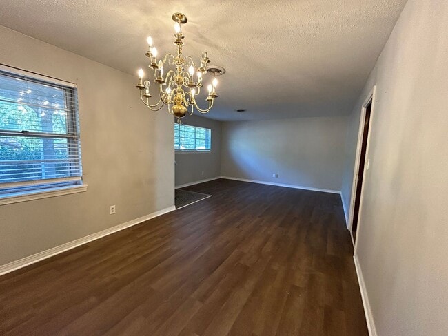 Building Photo - Southern Hills Home