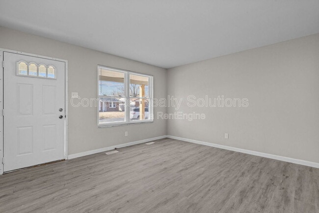 Photo - 10432 Royal Dr House