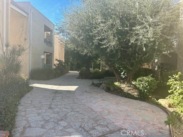 Foto del edificio - 18307 Burbank Blvd