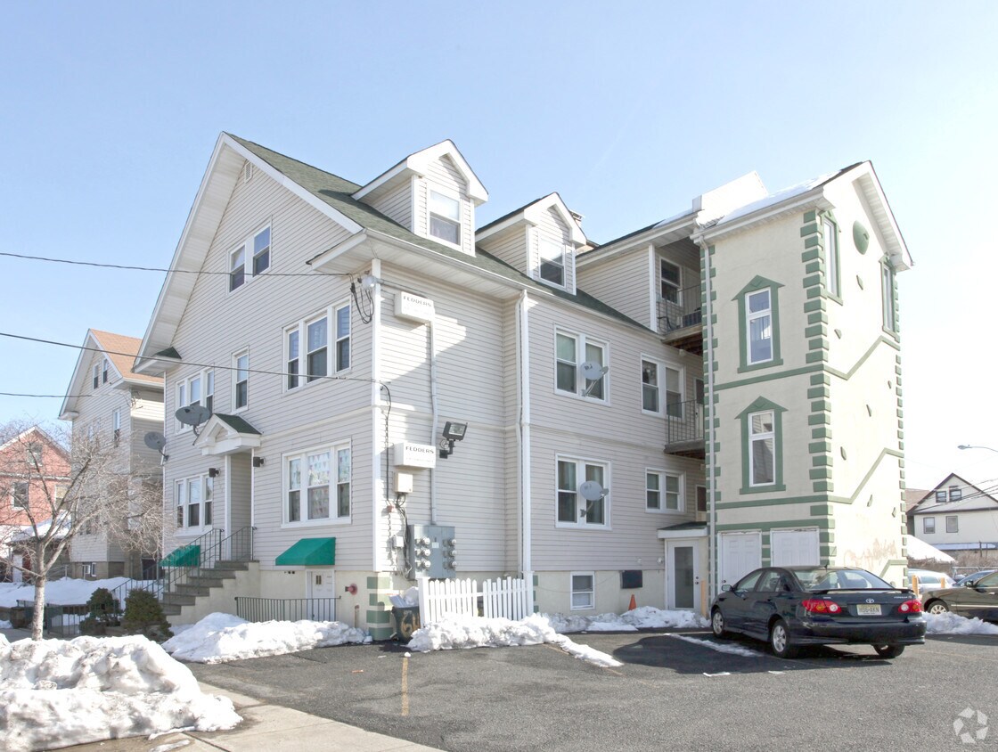 Primary Photo - 641 Van Buren Ave