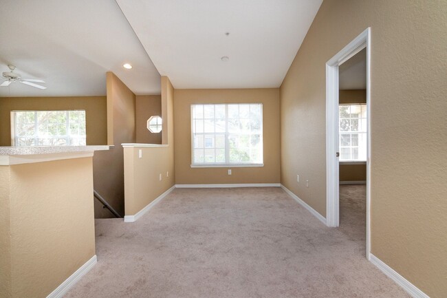 Foto del edificio - MOVE IN BY MAY 15th and GET 2 WEEKS OFF YO...