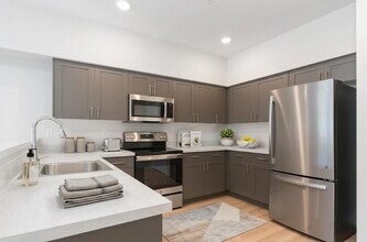 Building Photo - Redband Apartments