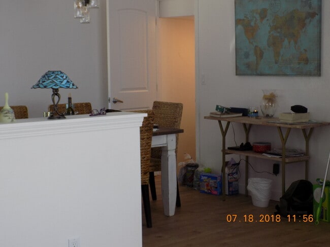 Foto del edificio - Beach Cottage-Fully Furnished - AVAILABLE JULY 10TH - MAY 15TH 2026