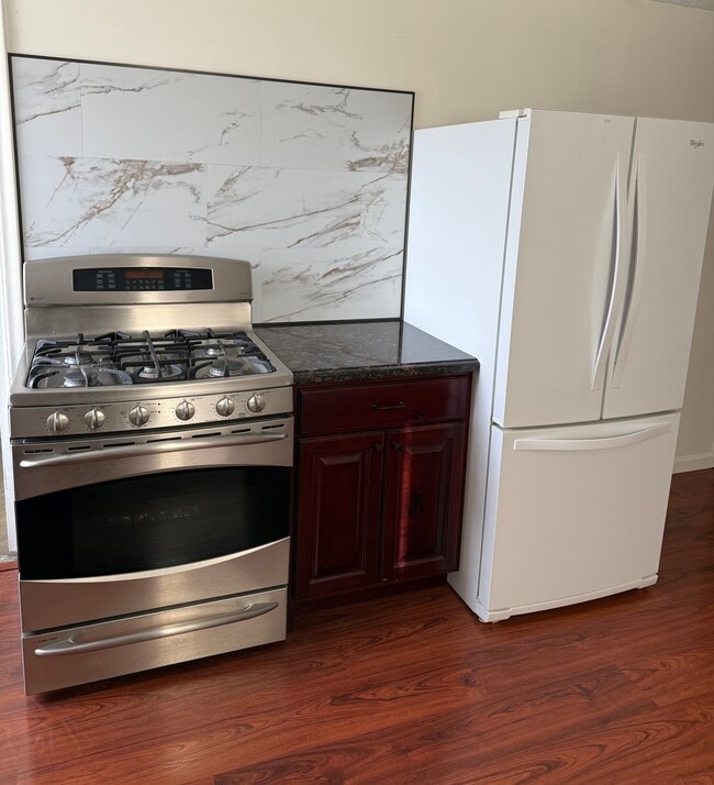 Building Photo - 328 H St