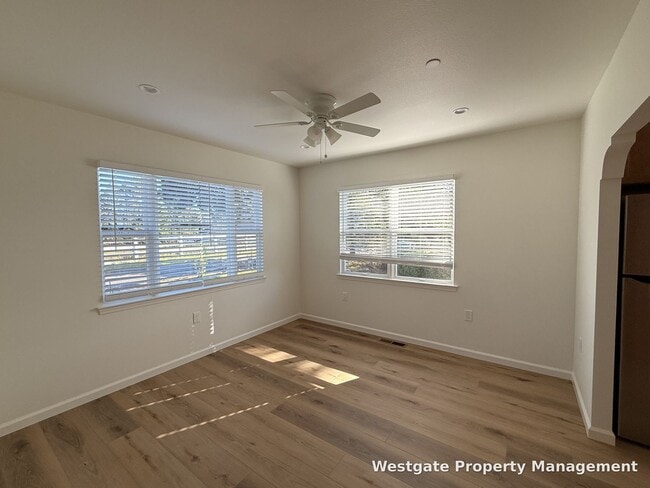 Foto del edificio - 1346 Skillman Ln