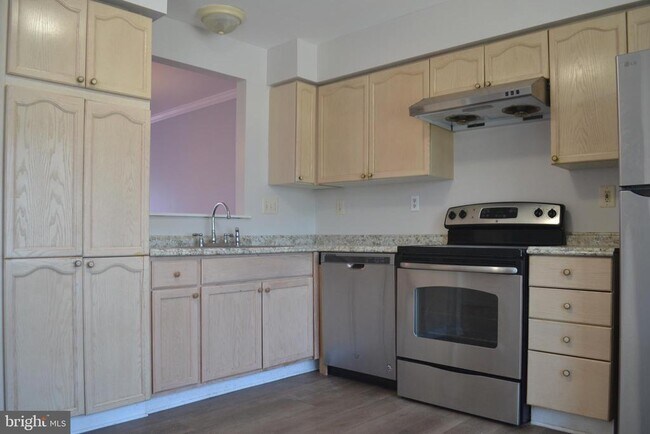 Foto del edificio - 7104 Collinsworth Pl