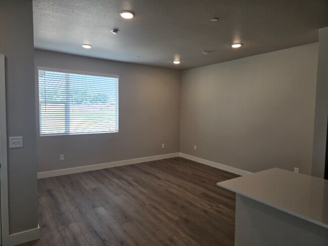 Foto del edificio - 4832 River Roads Dr