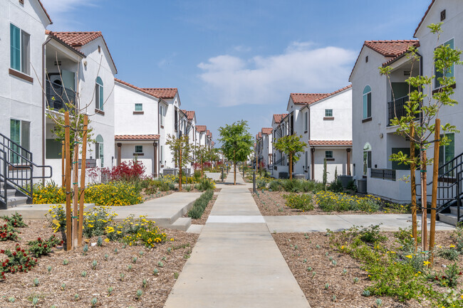 Building Photo - The Charlie Perris