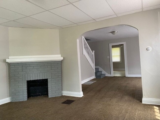 Foto del edificio - Welcome to this charming two bedroom, one ...